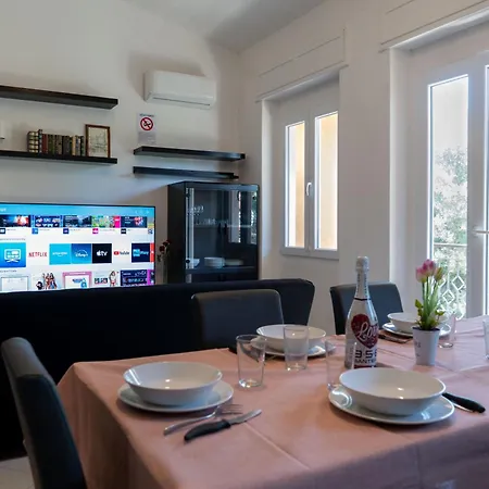Apartmán In Villa, Quartu Sant Elena Quartu SantʼElena