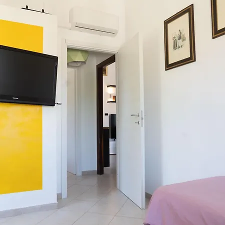 Apartment In Villa, Quartu Sant Elena