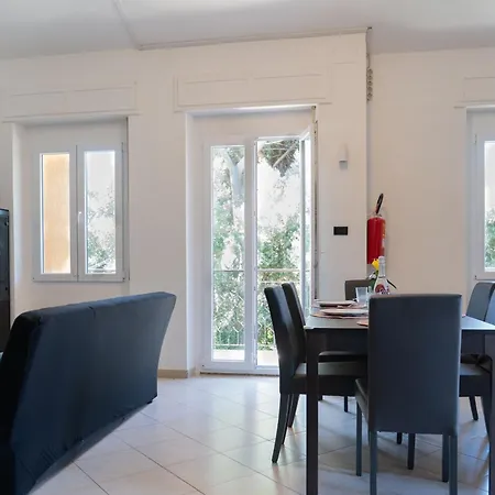 In Villa, Quartu Sant Elena Lejlighed *