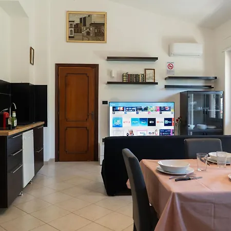 In Villa, Quartu Sant Elena Apartment Quartu SantʼElena